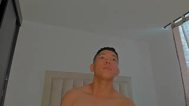 JulianRose 1 online show from February 24, 2:29 pm