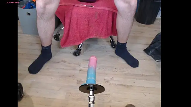 Snapshot of kev08081 chatting on February 23, 12:32 pm kev08081 online show from February 23, 12:32 pm