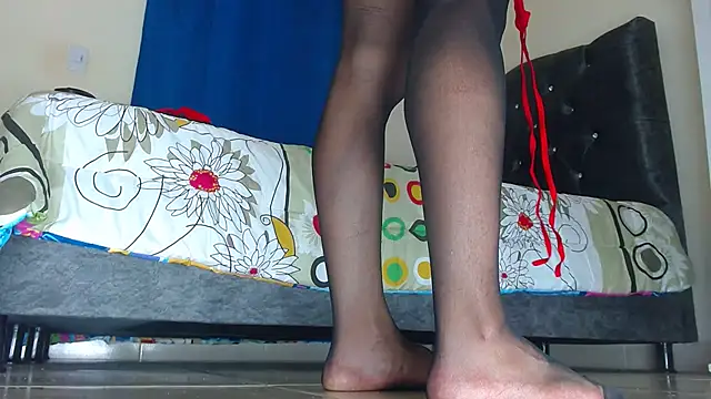 Snapshot of Valenn_rey chatting on March 4, 8:27 pm Valenn rey online show from March 4, 8:27 pm