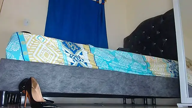 Snapshot of Valenn_rey chatting on February 15, 2:55 pm Valenn rey online show from February 15, 2:55 pm