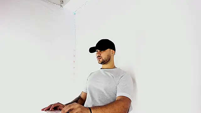 Sebas-hott online show from September 10, 10:30 pm