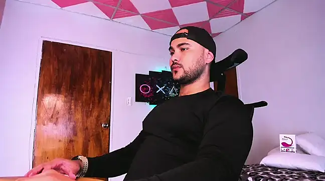 Sebas-hott online show from December 12, 2:59 am