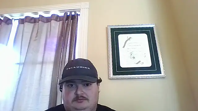 Snapshot of YelpedAverting chatting on October 24, 8:32 pm YelpedAverting online show from October 24, 8:32 pm