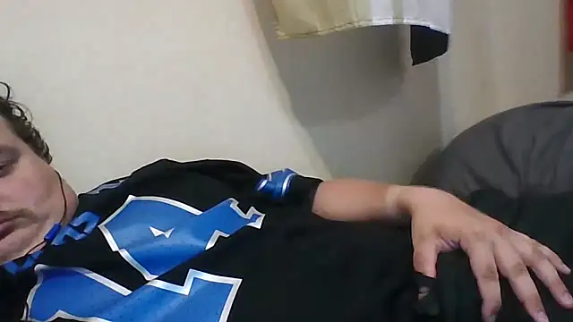 Snapshot of YelpedAverting chatting on September 22, 11:04 pm YelpedAverting online show from September 22, 11:04 pm