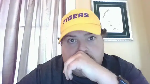 Snapshot of YelpedAverting chatting on September 13, 9:16 pm YelpedAverting online show from September 13, 9:16 pm