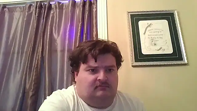 Snapshot of YelpedAverting chatting on October 4, 11:20 pm YelpedAverting online show from October 4, 11:20 pm