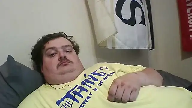 Snapshot of YelpedAverting chatting on October 23, 8:01 pm YelpedAverting online show from October 23, 8:01 pm