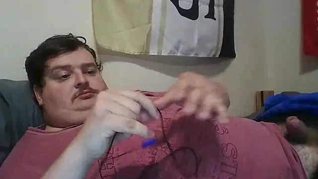 Snapshot of YelpedAverting chatting on September 24, 12:43 am YelpedAverting online show from September 24, 12:43 am