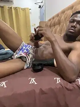 Snapshot of sknzy09 chatting on October 24, 12:13 am sknzy09 online show from October 24, 12:13 am