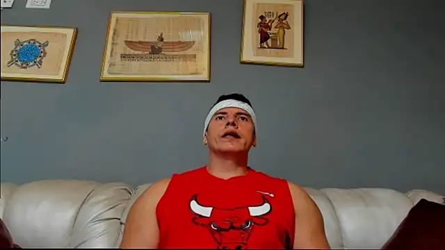 derekk frostt online show from October 10, 5:40 pm