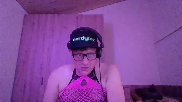 Bigthroaterboy online show from October 8, 8:02 pm