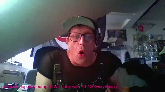 Bigthroaterboy online show from December 4, 9:29 am