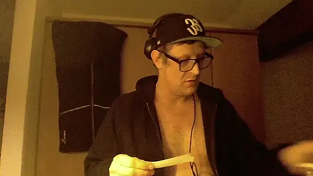 Bigthroaterboy online show from December 11, 8:16 pm