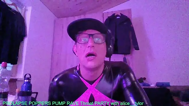 Bigthroaterboy online show from October 18, 3:28 pm