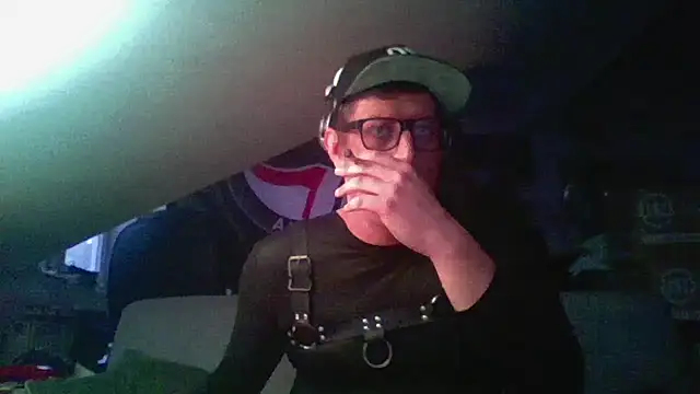 Bigthroaterboy online show from December 7, 2:35 pm