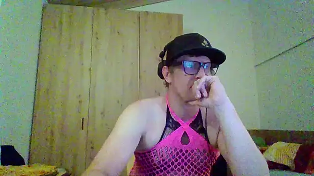 Bigthroaterboy online show from September 14, 10:01 pm