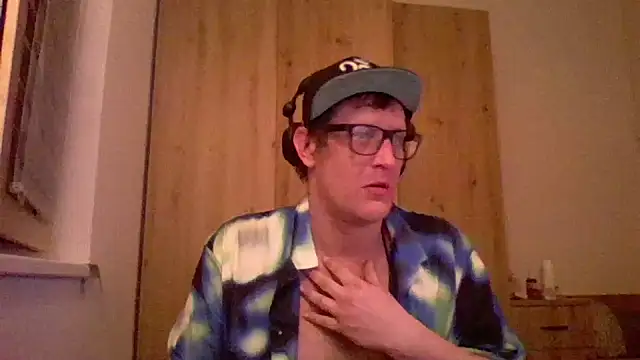 Bigthroaterboy online show from January 14, 4:40 pm