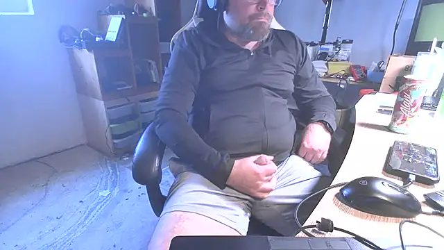 MagnusCockus online show from March 24, 7:18 pm