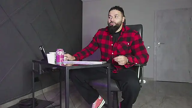 mattmasterss online show from November 4, 2:01 am