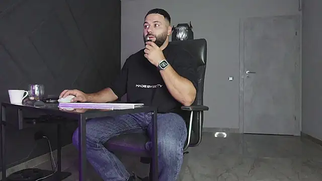 Snapshot of mattmasterss chatting on October 11, 9:41 pm mattmasterss online show from October 11, 9:41 pm