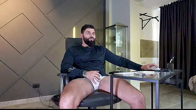 Snapshot of mattmasterss chatting on January 27, 2:46 pm mattmasterss online show from January 27, 2:46 pm