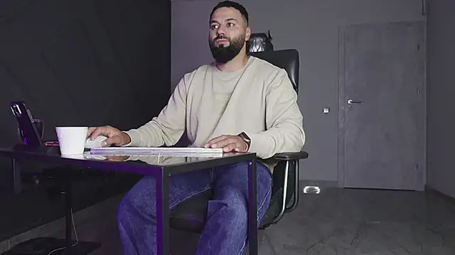 Snapshot of mattmasterss chatting on October 12, 10:04 pm mattmasterss online show from October 12, 10:04 pm