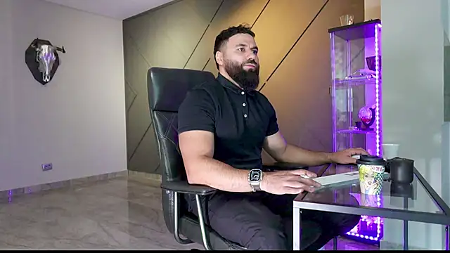 Snapshot of mattmasterss chatting on March 8, 9:13 am mattmasterss online show from March 8, 9:13 am