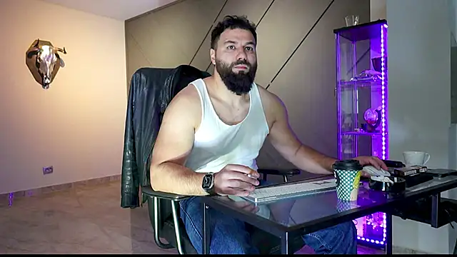 Snapshot of mattmasterss chatting on March 13, 8:37 am mattmasterss online show from March 13, 8:37 am