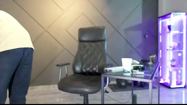 Snapshot of mattmasterss chatting on December 6, 12:16 pm mattmasterss online show from December 6, 12:16 pm