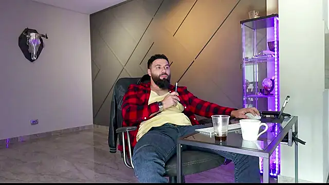 Snapshot of mattmasterss chatting on March 10, 1:00 pm mattmasterss online show from March 10, 1:00 pm