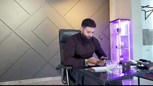 Snapshot of mattmasterss chatting on February 27, 6:40 am mattmasterss online show from February 27, 6:40 am