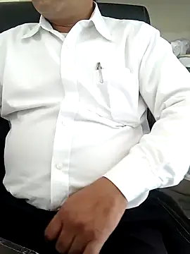 Snapshot of Hot-man39 chatting on December 21, 5:25 am Hot-man39 online show from December 21, 5:25 am