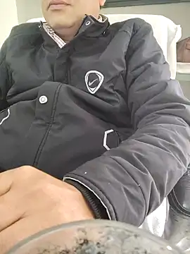 Snapshot of Hot-man39 chatting on January 6, 6:36 am Hot-man39 online show from January 6, 6:36 am