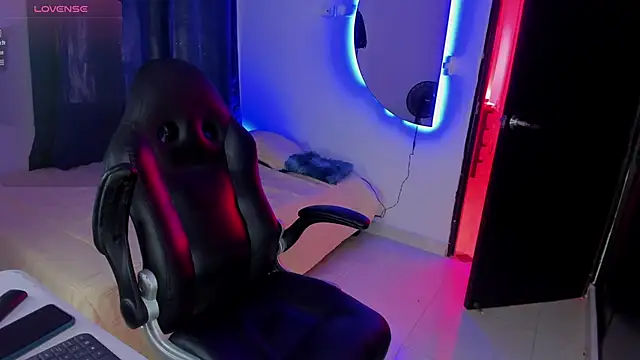 valentino santoss online show from September 11, 1:10 pm