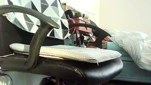 hello aki online show from February 12, 4:07 am