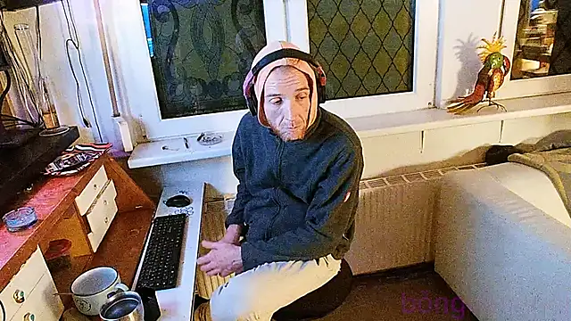 BongChannel online show from December 2, 9:15 pm