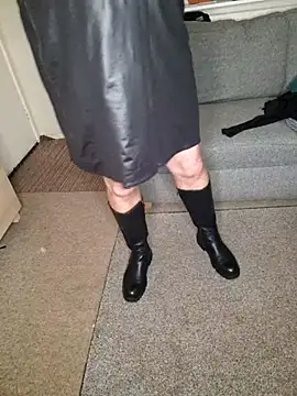 ellie-tv online show from December 17, 9:21 pm