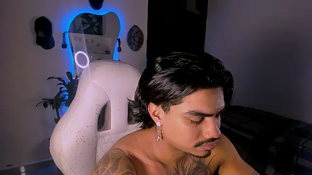 Young laroi online show from January 11, 3:55 am