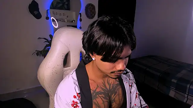 Young laroi online show from December 31, 10:12 pm