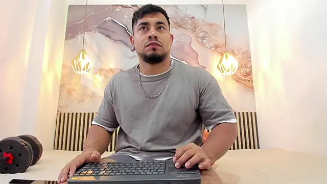 BrianMalonee online show from February 5, 12:01 pm