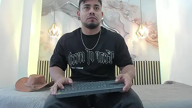 BrianMalonee online show from November 15, 12:40 pm