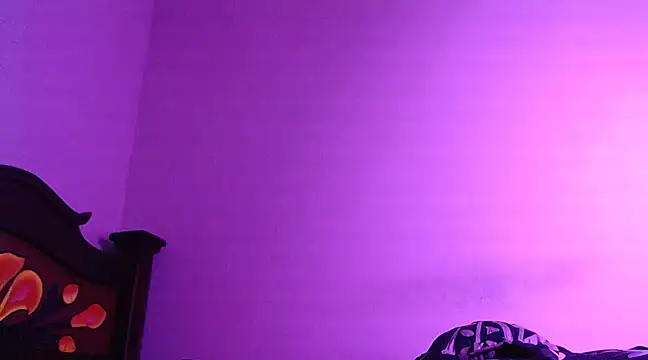 isaaclatino online show from January 2, 3:15 am