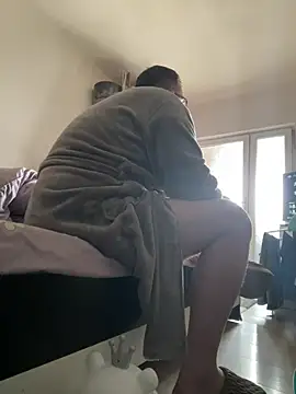 ionut9879 online show from February 26, 12:14 pm