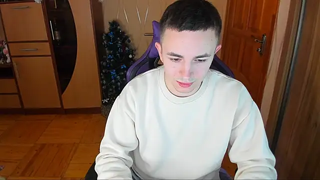 Snapshot of bigmark033 chatting on February 11, 10:48 am bigmark033 online show from February 11, 10:48 am