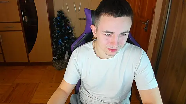 Snapshot of bigmark033 chatting on February 13, 10:23 am bigmark033 online show from February 13, 10:23 am