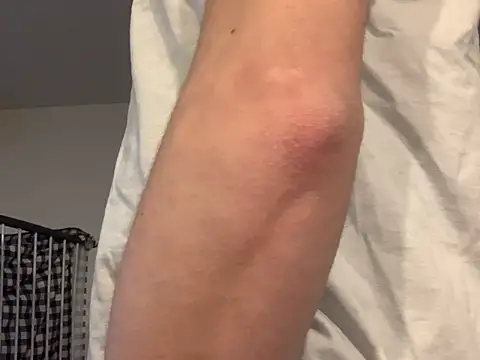 Snapshot of L0cKyseven77 chatting on December 24, 12:00 am L0cKyseven77 online show from December 24, 12:00 am