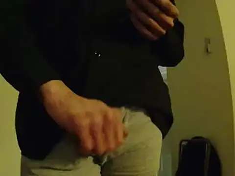 Snapshot of L0cKyseven77 chatting on February 18, 10:58 pm L0cKyseven77 online show from February 18, 10:58 pm