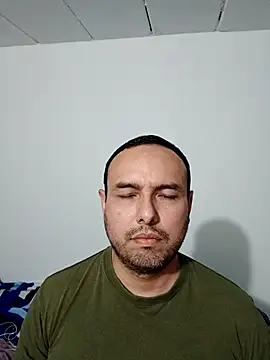 Snapshot of ElSunEagle chatting on September 17, 3:29 am ElSunEagle online show from September 17, 3:29 am