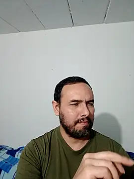 Snapshot of ElSunEagle chatting on October 18, 4:50 am ElSunEagle online show from October 18, 4:50 am