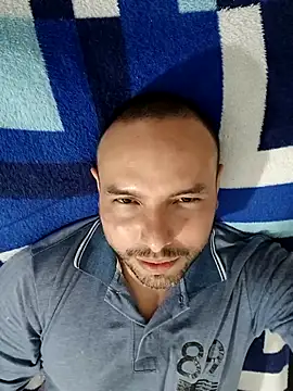 Snapshot of ElSunEagle chatting on February 20, 5:01 am ElSunEagle online show from February 20, 5:01 am